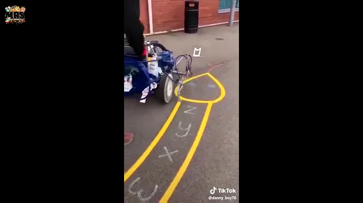 Odly Satisfying road marking art...👀