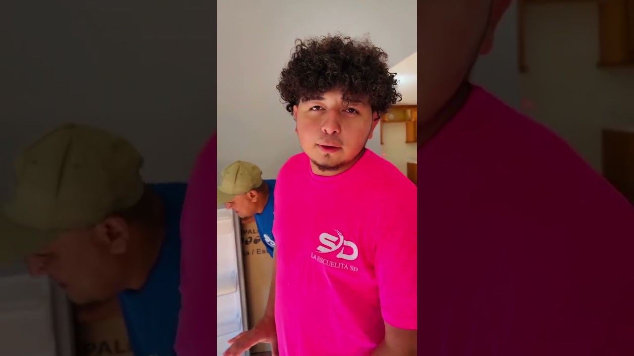 Saluditos vinagres primer día del nuevo encargado y llegó tarde que lamparazo