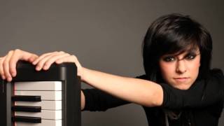 Christina Grimmie - Titanium Resimi