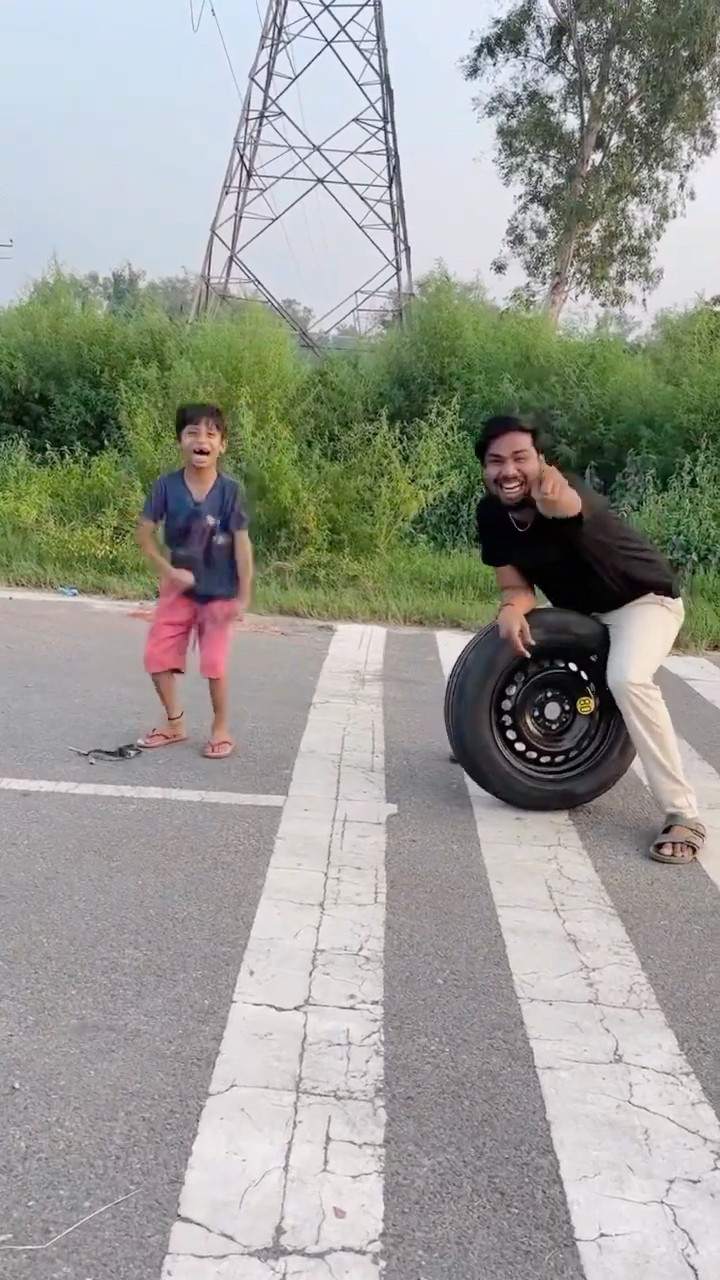 Esko dekh kar sab daar jayengi ? #comedy #funny #youtubeshorts #shorts #chunnumunnuvines