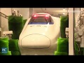 How China's high-speed trains take showers?