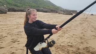 Family Outing for bronze whaler sharks in Mosselbay South Africa with GOFISHTOURS.COM @shawnmey