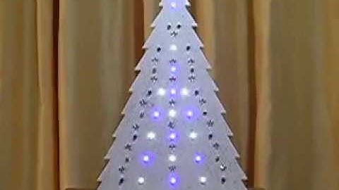 Albero natale in legno programmato con arduino nano. 34 led