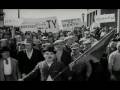 Charlie Chaplin Les Temps Modernes Scene Du Drapeau