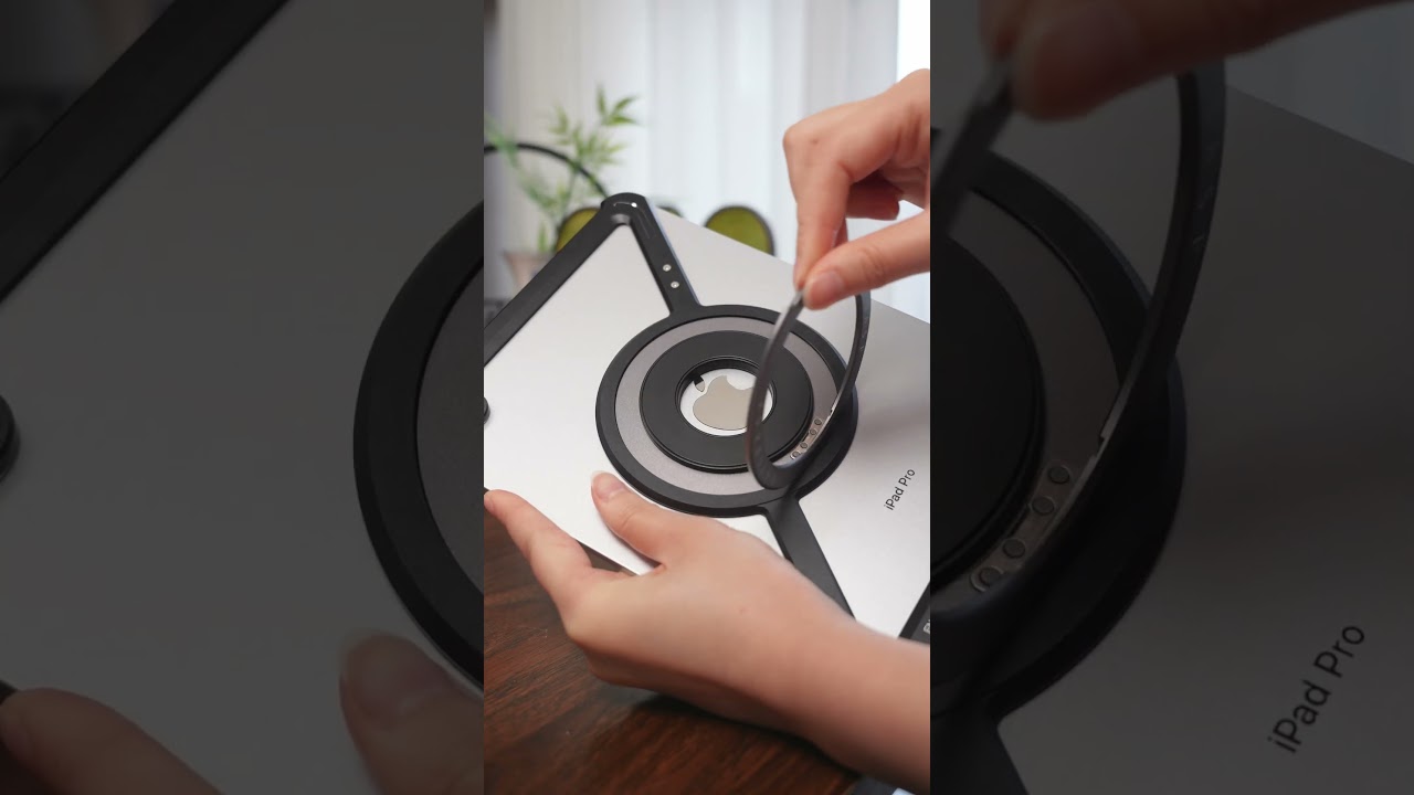 Strong magnetic adsorption, metal body, integrated stand, absolutely amazing! Good helper for life,