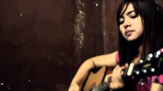 Video thumbnail of "Julia LaQuena - Endank Soekamti "Kembali" (Cover)"