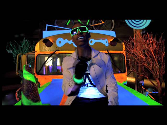 New Boyz - Better With The Lights Off ft. Chris Brown (Official Video) class=