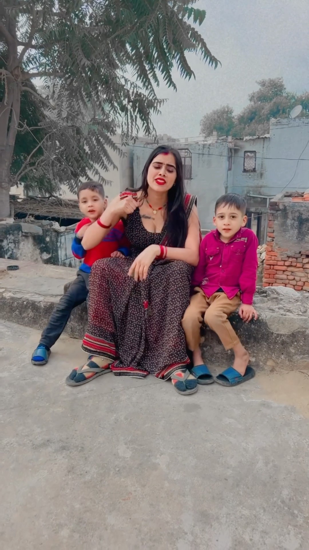 जान के पच्छे मेरी जान का #shorts #trending #meenu #ytshorts #youtube