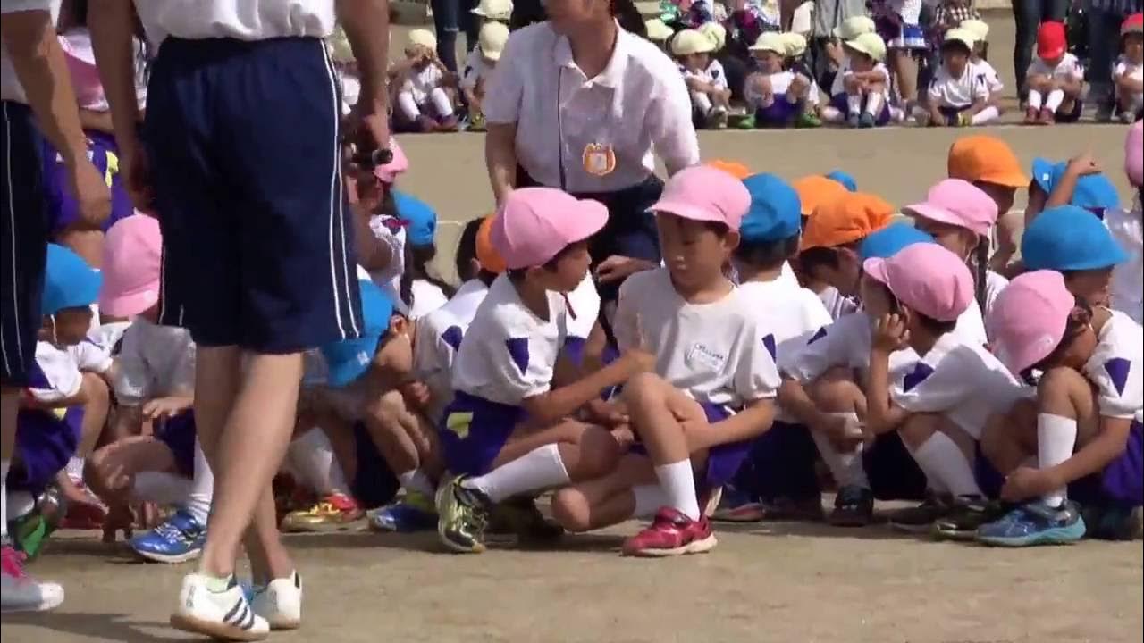 幼稚園児ぱんちら 手賀の丘幼稚園・保育園 2016 運動会 年長組 リレー - YouTube
