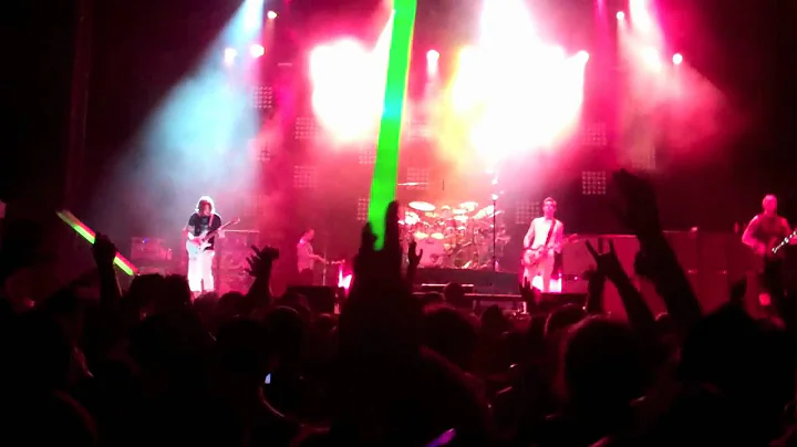 311 - Transistor Intro + Transistor live at the Pow Wow Festival