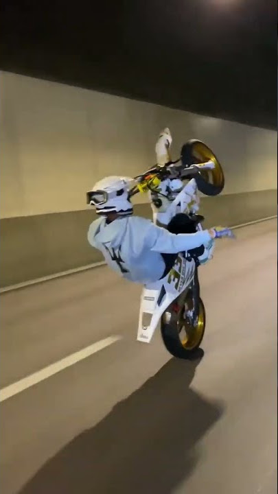 Marius.wbg wheelie skils 🤯🤩 #shorts #supermoto