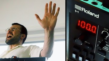 Qi meets ROLAND S-1 - supercharging the synth w/ HAND GESTURES - Diogo Carriço