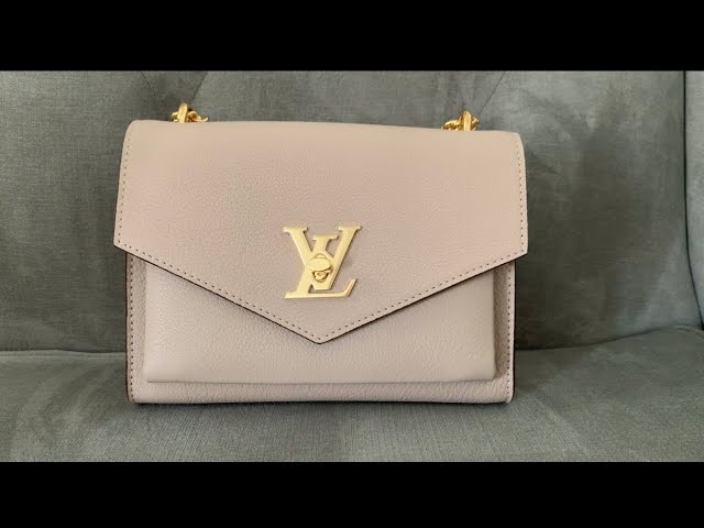 Have a Look to this “Louis Vuitton MyLockMe Chain Pochette” 