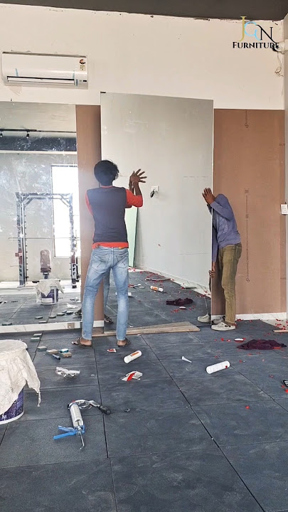 GYM ke under Glass Kese fitting karte hain mirror glass fitting #shorts #gym #mirror #glass #gymlife