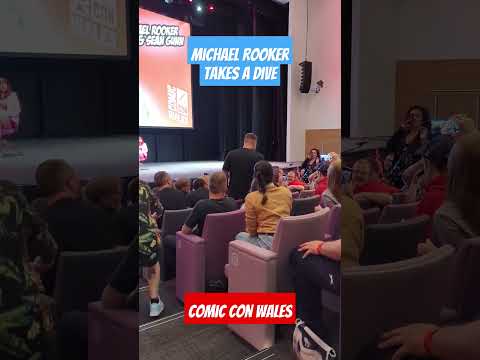 Michael Rooker Takes a Dive - Comic Con Wales #ComicConWales