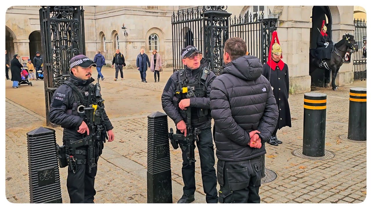 Вооруженные полицейские пригрозили применить электрошокер к этому разгневанному джентльмену!