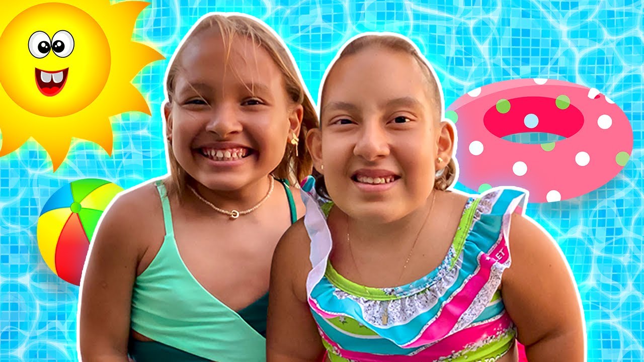 MC Divertida has fun in the pool with her friend Jessica - Família