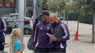 Download Lagu Manchester United Travel for Fulham! United Players Catch the Train Down South! | MUFC 🔴❤️ MP3 Download Lagu Manchester United Travel for Fulham! United Players Catch the Train Down South! | MUFC 🔴❤️ MP3