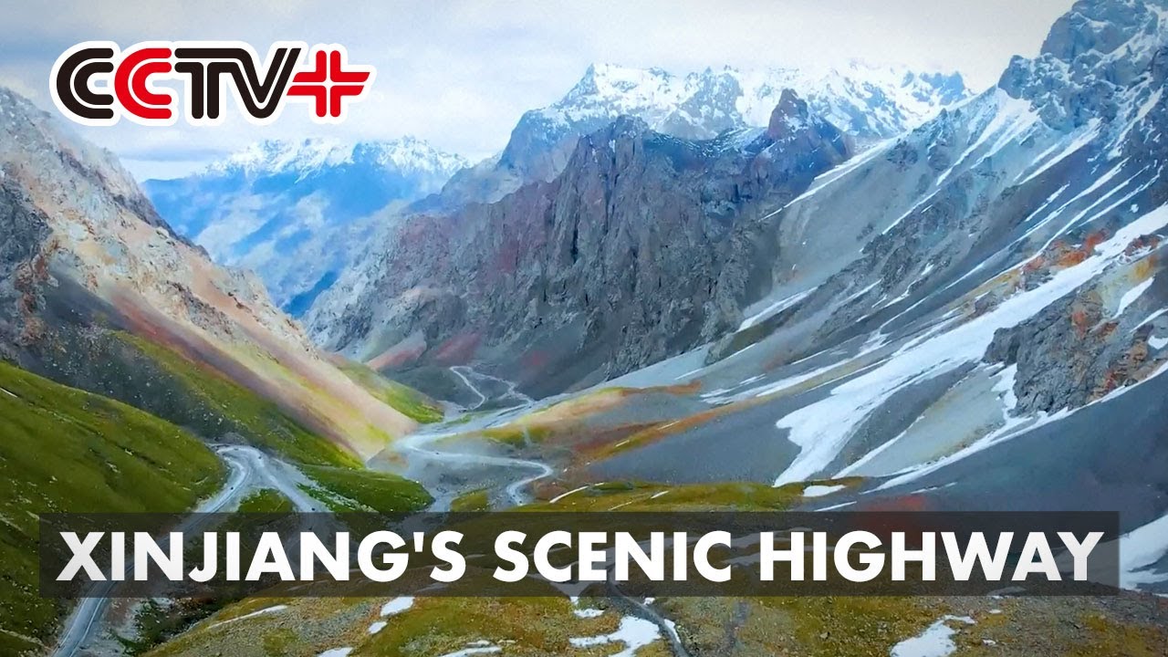 Xinjiang's Scenic Highway Enters Peak Tourist Season