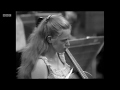Capture de la vidéo Jacqueline Du Pré Plays Dvorak Cello Concerto With Daniel Barenboim
