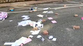 【中大/1300】中大黑暴學生如警對峙、崇基路口被磚堵塞如打仗
