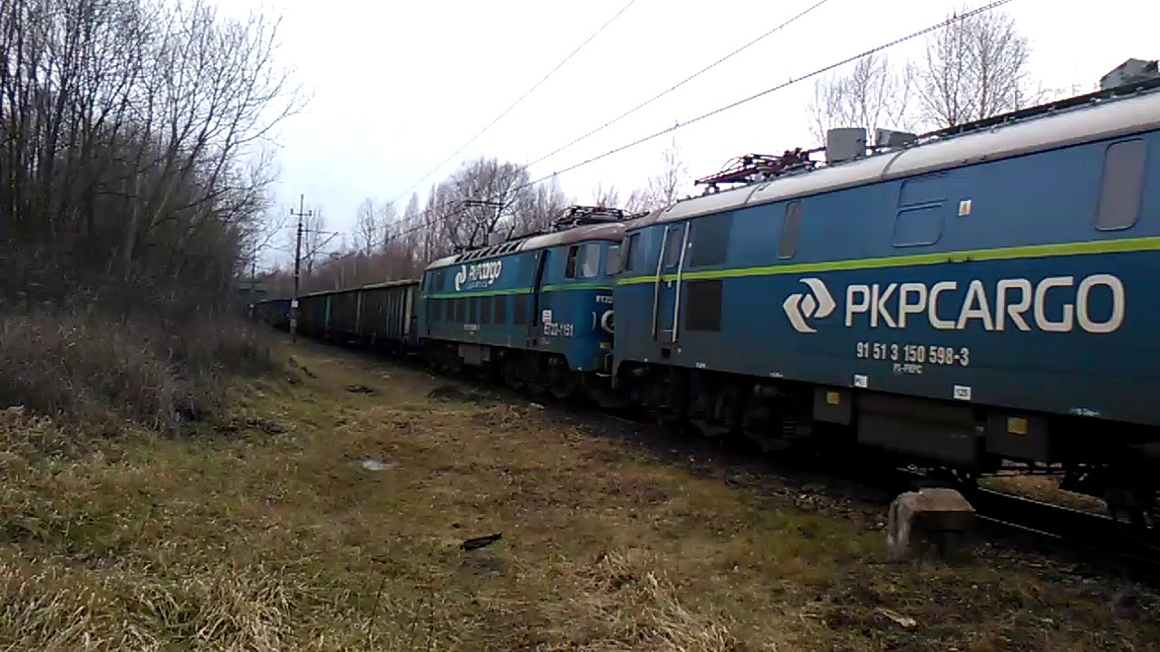 Podwójne ET22-653+ET22-1151 z węglarkami Wjeżdża do Legnicy 25.02.2020r.