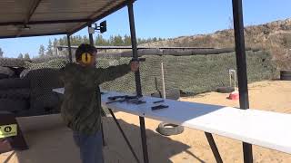 Стрельба из боевого пистолета Кольт 1911. Shooting from a Colt 1911 pistol, 9x19 lugger cartridges.