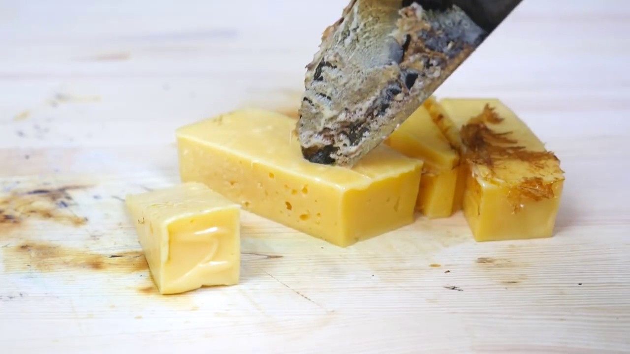 COLTELLO INFUOCATO vs OGGETTI RANDOM (Video by MrGear)