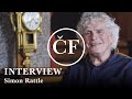 Capture de la vidéo Sir Simon Rattle: Zamiloval Jsem Se Do České Filharmonie • I Fell In Love With Czech Philharmonic