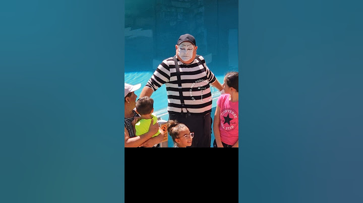 Tom the mime was scared by this kid 😲😮😱😂🤣 #tomthemime #seaworldmime #seaworldorlando