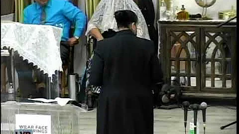 Pastora Ivonne Cruz bajo el tema: "Uno Levantado p...
