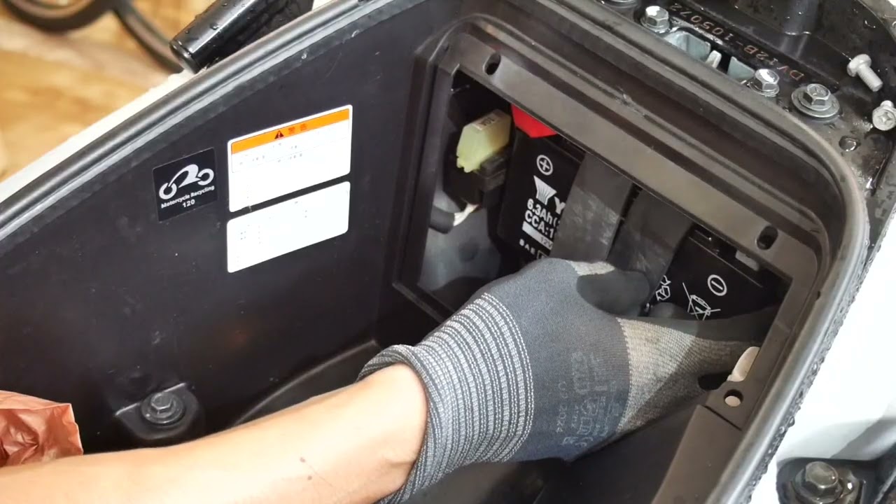 スズキ スウィッシュ125 バッテリー交換DIY