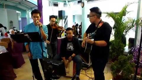 Playing Kasih set by Hetty Koes Endang