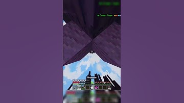 I CLUTCHED ON THE LAST BLOCK (Hive Skywars Minecraft Bedrock) #shorts #minecraft #hive