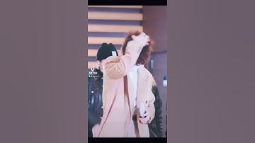 BTS Taehyung (V) Hops Like a Kid in the Airport 💜