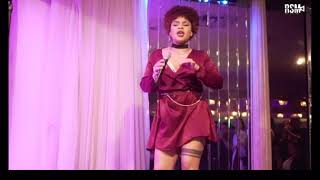 Kiss Me - Lola Jane (Stevens Steak House) Resimi