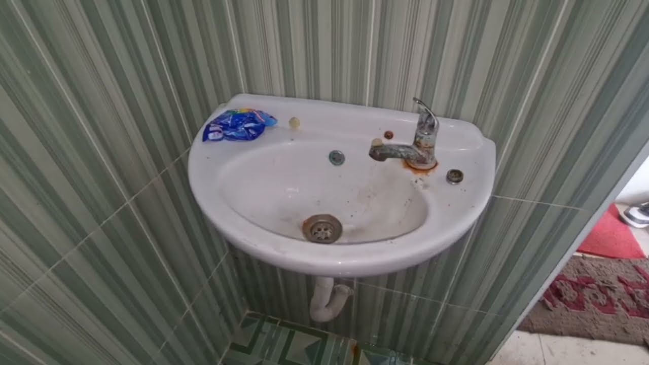 Pembersihan Saluran Instalasi Pipa Air di Gontor Auto Service