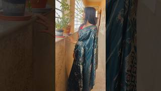 Banarasi Saree with golden brocade design all over the saree with red mirror work💫