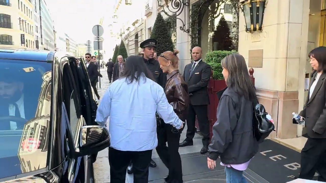  Momo  (모모 )(モモ )left her hotel GOIGn to out 