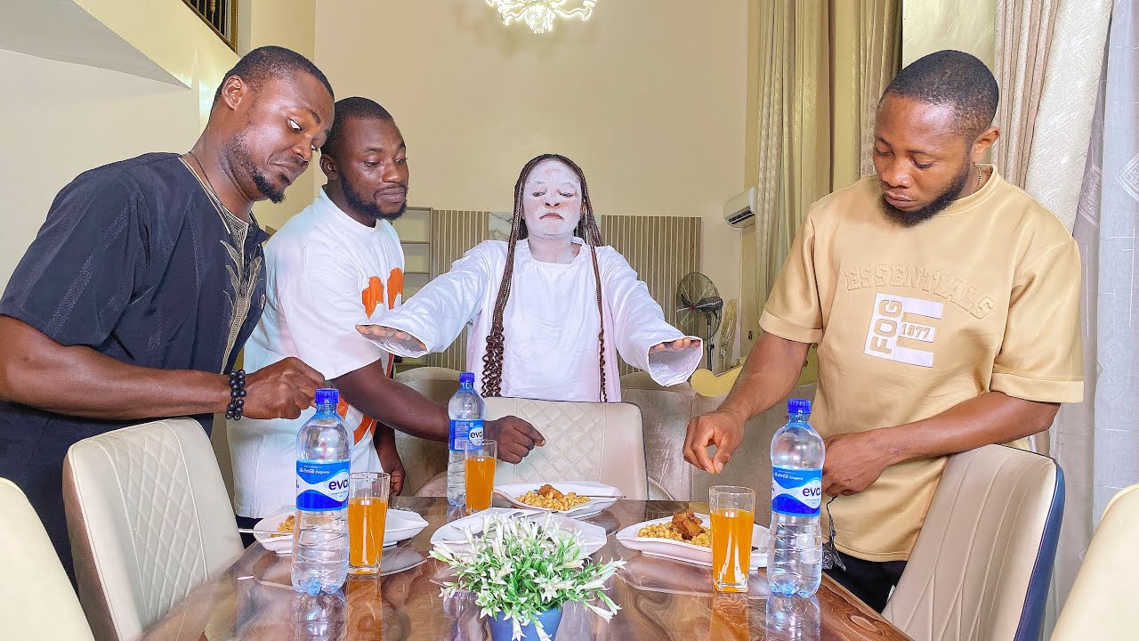 Злая сестра-призрак обучает злого сводного брата тому, как отравлять друг друга продуктами питани...