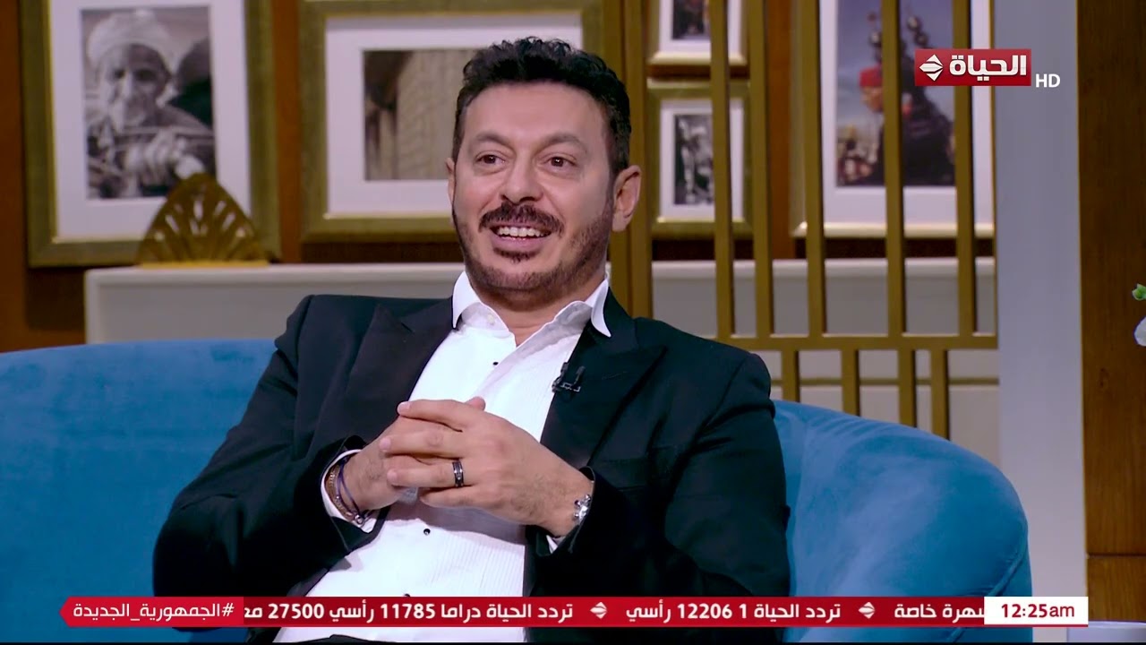 مصطفي شعبان يتحدث عن والدية و طفولته و يتحدث عن دفعته في كلية الاعلام