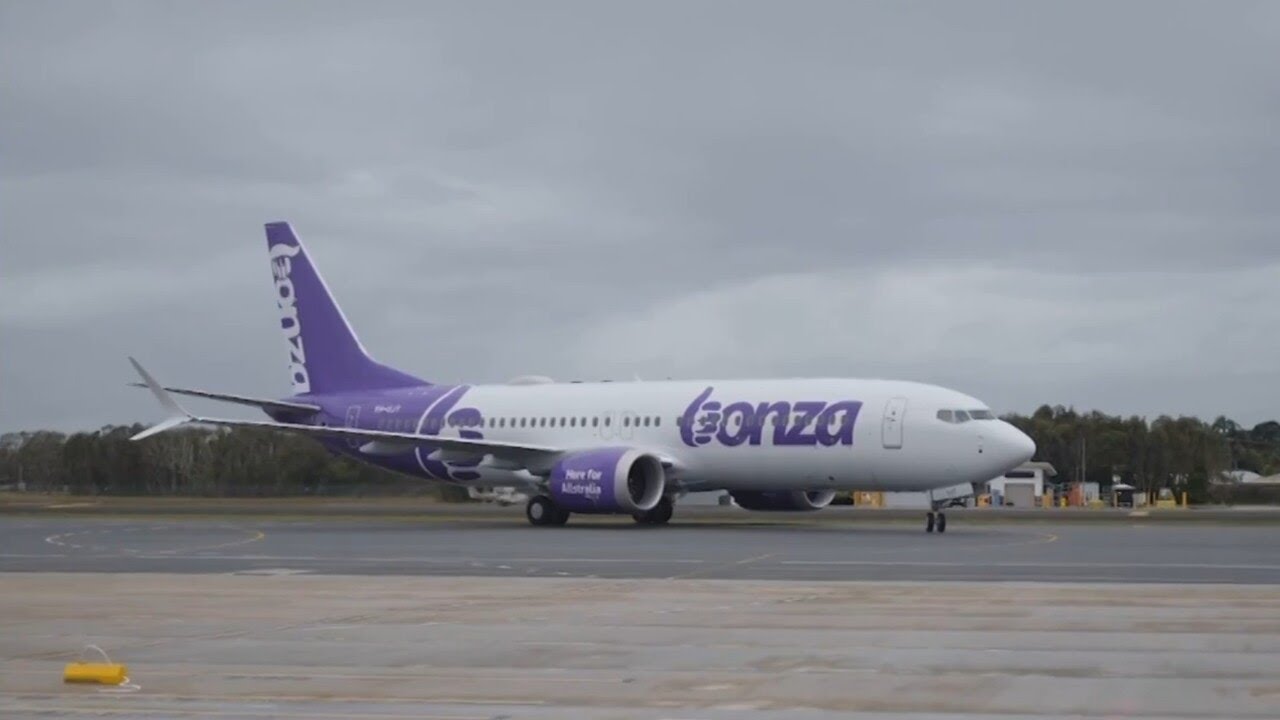 Aircraft leased to Bonza 'taken out' of airline's name as chaos continues