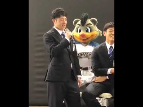 日ハム吉田の胸板が厚過ぎてスーツがはちきれそう！ヤバすぎる！！【衝撃映像！野球マニア】