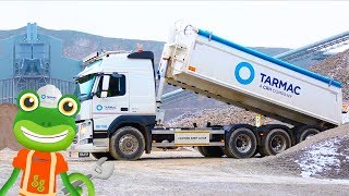 Gecko and the Tipping Truck | Gecko's Real Vehicles | Construction Trucks For Children