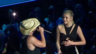 Kenny Chesney with Kelsea Ballernini  Half Of My Hometown