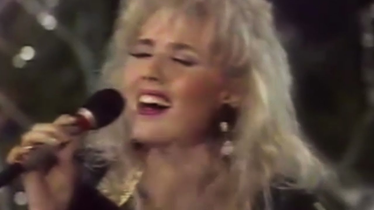 Lepa Brena - Zapevala sojka ptica - Novogodišnja Željoteka - (TV NS 1989)