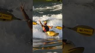 Link Blunt to McNasty (KY), freestyle kayaking in Uganda (Africa) #freestylekayaking