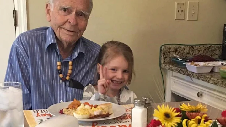 4-Year-Old Girl Celebrates Thanksgiving Dinner Wit...