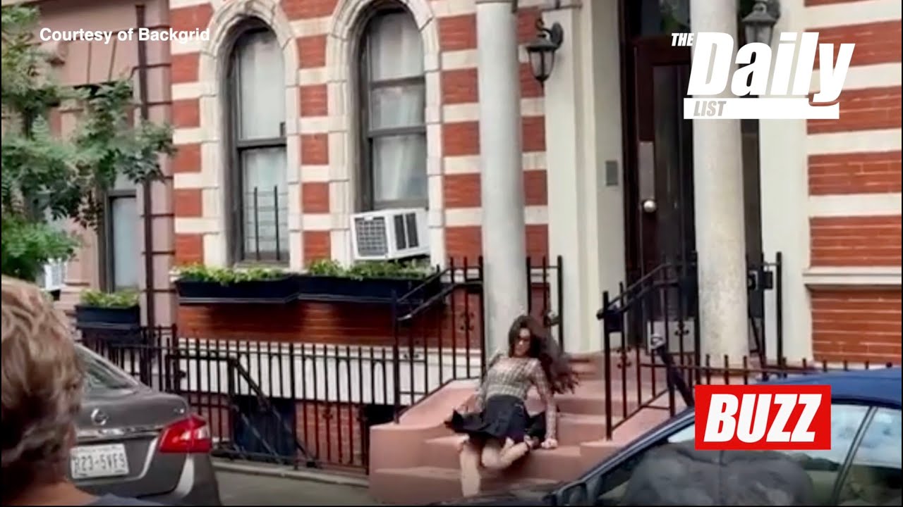 Anne Hathaway takes a tumble during filming of 'The Devil Wears Prada 2' in NYC | THE DAILY LIST