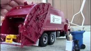 First Gear 1:34 Scale Custom Garbage Truck - Mack 